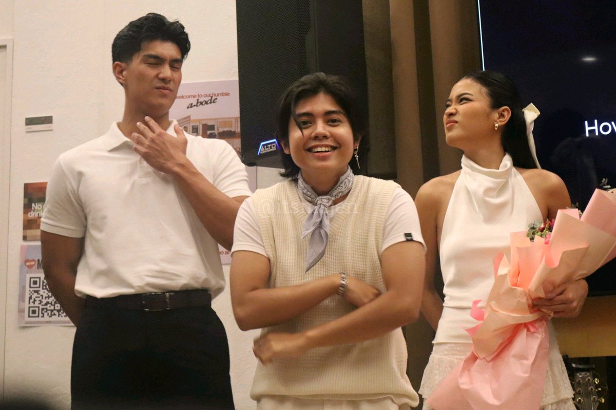 Shuvee, Anthony &amp; Jenzen from #MarupokMV first look last Sunday

SHUVEE MARUPOK MV
SHUVEE MARUPOK MV
