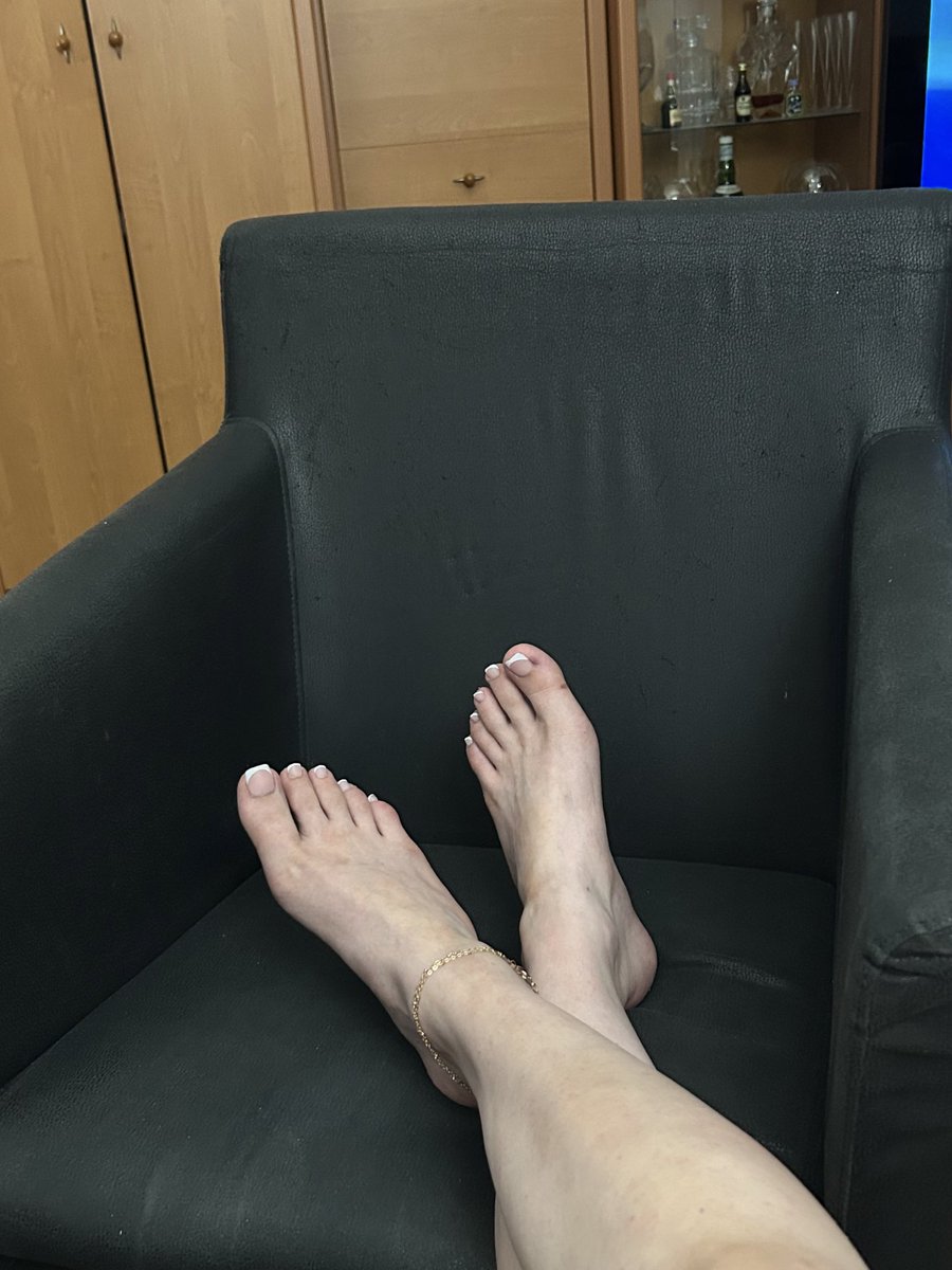 cryptofeden's tweet photo. my birthday is in two weeks, you know what that means dummies! come spoil me 🤓 https://t.co/fuEIJUuksJ