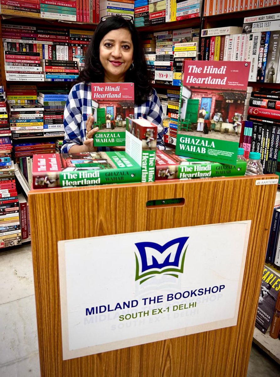 ghazalawahab's tweet photo. Visit to @midlandsouthex to sign #TheHindiHeartland & #BornaMuslim was full of nostalgia. I lived in South Ex-I during my early years in Delhi. Having bhelpuri in d market was a weekly routine. Much remains unchanged: Taste of bhelpuri in my mind, for instance. Had a plate full https://t.co/pBXBmqOztu