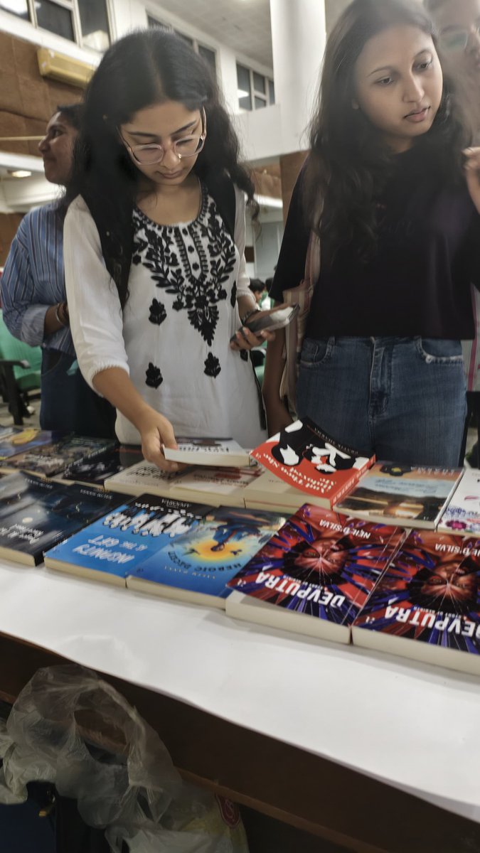 vashisth2361's tweet image. Thank you #kimandkrishna @AuthorsInkIndia  . Yesterday at DTU !