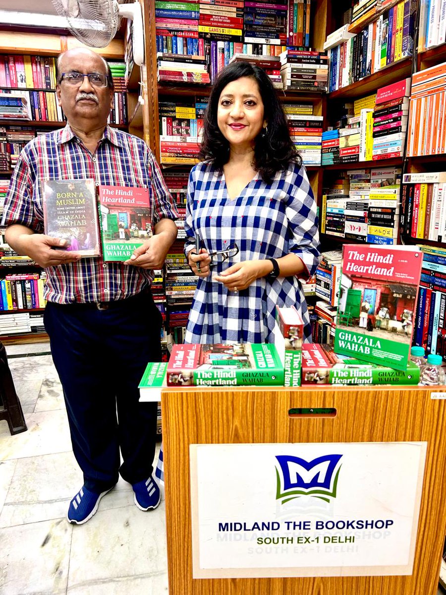 ghazalawahab's tweet photo. Also met Mr Joshi in @midlandsouthex, who was carrying an extensively lined and well-thumbed copy of #BornaMuslim. He picked up #TheHindiHeartland and posed with both. Such a wonderful feeling https://t.co/eiCSvH3TQk