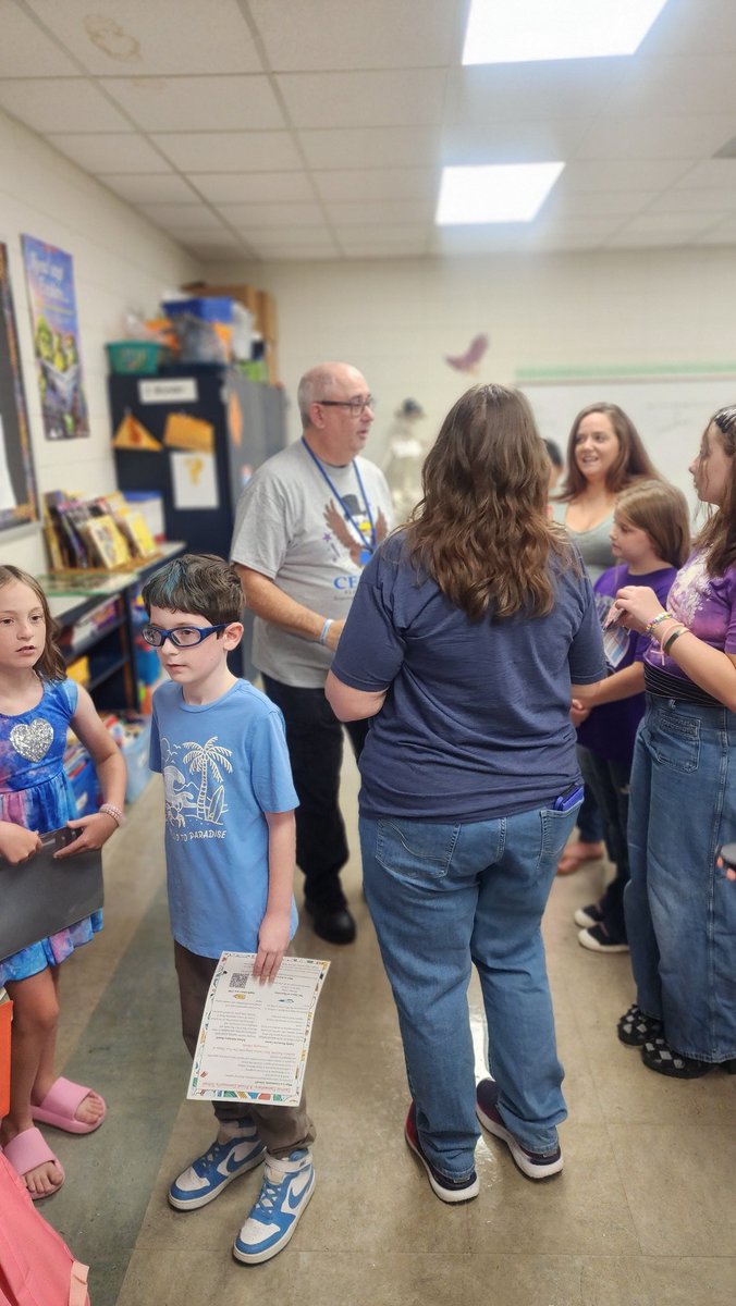 KandisSauls's tweet image. @Central_ElemE4E had a wonderful turnout for Open House. We are excited to welcome our eagles back Monday morning.
#SoaringintotheMagicoflearning