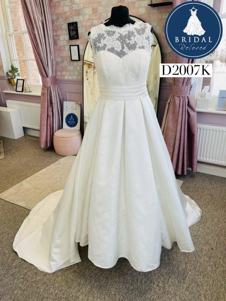 Bridal Reloved Dorch tweet media