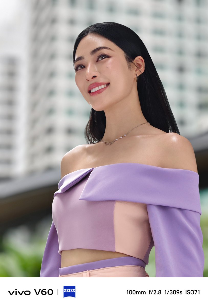 vivo Thailand (@vivothailand) on Twitter photo เพียงเธอถือ vivo V60 ก็พร้อมเสิร์ฟช็อตโปรให้ <a href="/linglingsirilak/">linglingsirilak</a> สวยได้ทุกมุม ☀️ ด้วยกล้องเทเลโฟโต้ ZEISS ไม่ว่าช็อตไหนก็ถ่ายพอร์ตเทรตได้สวย คมชัดทุกมุมมอง 💜📸
#vivoV60 #ZEISSPortraitSoPro #เสิร์ฟช็อตโปรให้คนสวย #vivoV60xLingOrm เพียงเธอถือ vivo V60 ก็พร้อมเสิร์ฟช็อตโปรให้ <a href="/linglingsirilak/">linglingsirilak</a> สวยได้ทุกมุม ☀️ ด้วยกล้องเทเลโฟโต้ ZEISS ไม่ว่าช็อตไหนก็ถ่ายพอร์ตเทรตได้สวย คมชัดทุกมุมมอง 💜📸
#vivoV60 #ZEISSPortraitSoPro #เสิร์ฟช็อตโปรให้คนสวย #vivoV60xLingOrm
