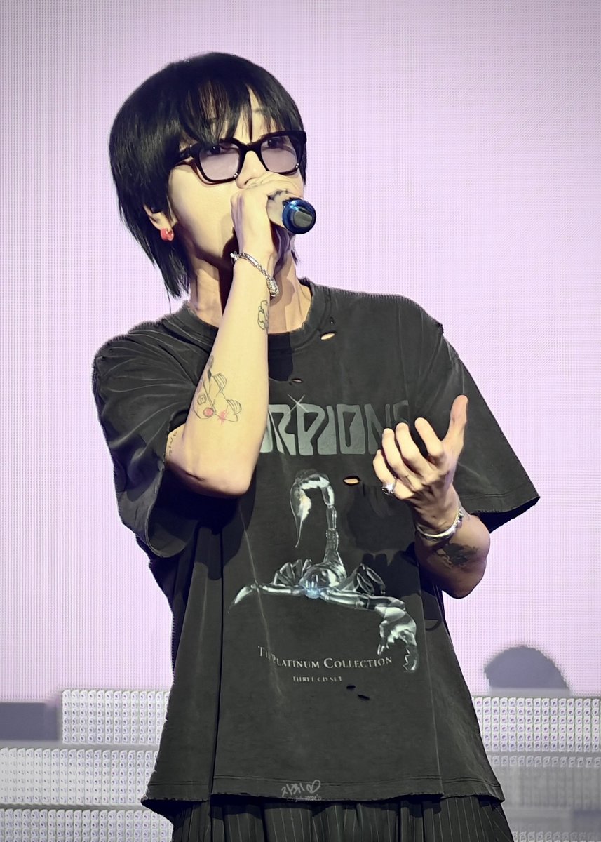 jiahuii0824's tweet photo. 220825 SUPER SHOW 10 in Seoul DAY 1 SOUNDCHECK 

YESUNGGIE ~ 

#SUPERSHOW10 #SuperShow10Seoul 
#SuperJunior #슈퍼주니어 #Yesung #예성 #イェソン #艺声 @shfly3424 https://t.co/n49zBIj9HI