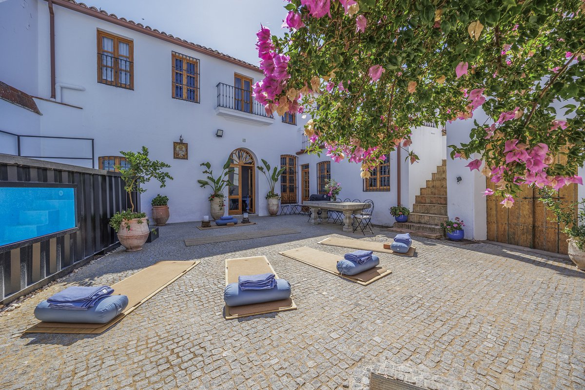 Looking ahead to 2026? The Yellow House (new), The Olive Mill &amp; The Manoir are the nature-led yoga retreats in Spain &amp; Portugal you should be booking now.

Read more: pilot-pr.com/post/the-best-…

#YogaRetreats2026 #WellnessTravel