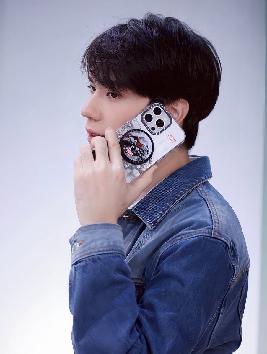 TEeInMyHeart1's tweet photo. IG &amp; story: tee_jaruji 

เคสสวย 😘
#TEeThanapon #ตี๋ธนพล 
#CASETiFY #CASETiFYThailand #CASETiFYRing
#Marvel #MarvelVS #casetifyxmarvel https://t.co/HooWiAK9Oi