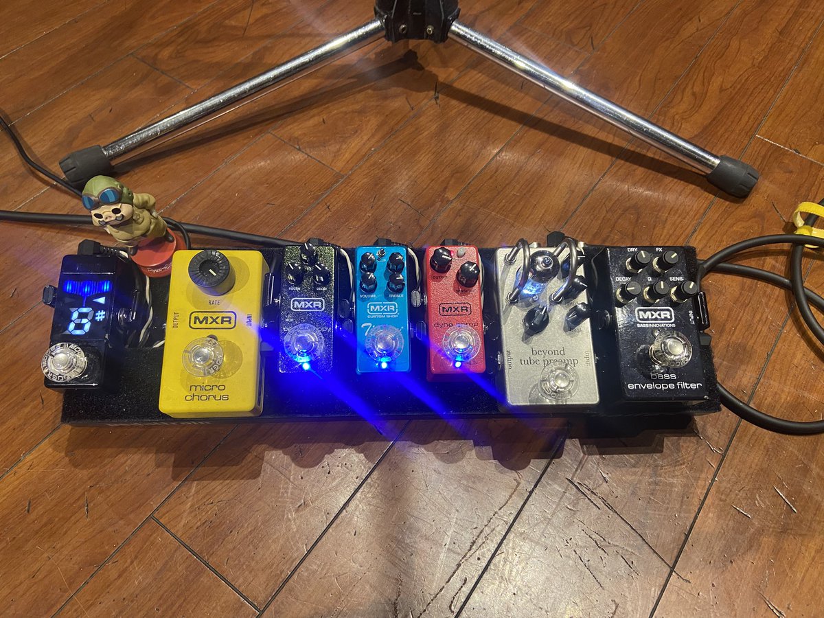 エフェクターボード、完成した感ある。 ペダルトレイン ナノ＋にゴム脚