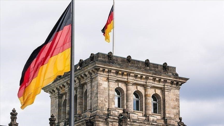 RESTinvestigate's tweet image. 🇩🇪 Germany halts some arms exports to Israel amid Gaza war—public opinion shifts, unconditional backing no longer certain. #GermanyFirst #SovereigntyFirst #MiddleEastCrisis #NationalInterest #HumanitarianPrinciples #Geopolitics 

| Flow @RESTinvestigate