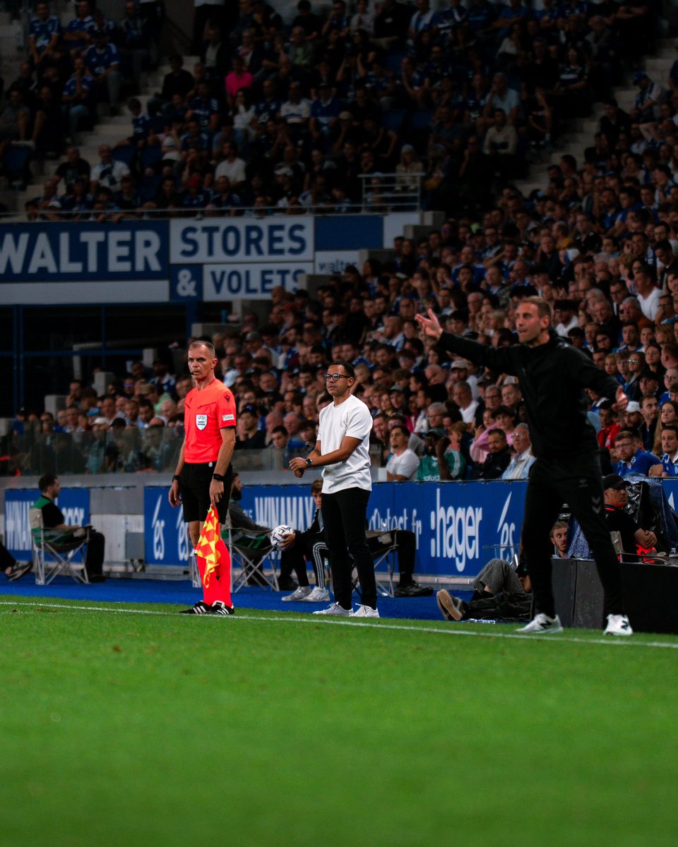 mmoessmer's tweet photo. 🔵⚪ Retour en images sur la soirée européenne à la Meinau !

Le Racing affrontait Brøndby IF 🇩🇰 dans une ambiance 🔥 et pour l’inauguration de la nouvelle tribune 🏟️.

Premier round intense avant le retour au Danemark ! 💪

Allez Racing !

📸 @RCSA &amp; @BrondbyIF https://t.co/jAfTh234Il