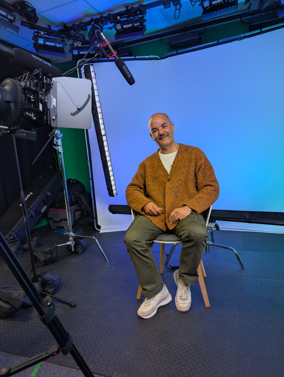 Lovely afternoon filming at Johnson &amp; Johnson in High Wycombe with <a href="/Blossomlgbt/">Blossom LGBT CIC</a> and the unstoppable Oscar Hoyle.

The work these guys are doing to support LGBT youth into employment is admirable. 

Big thanks to Oscar and co for the invitation.