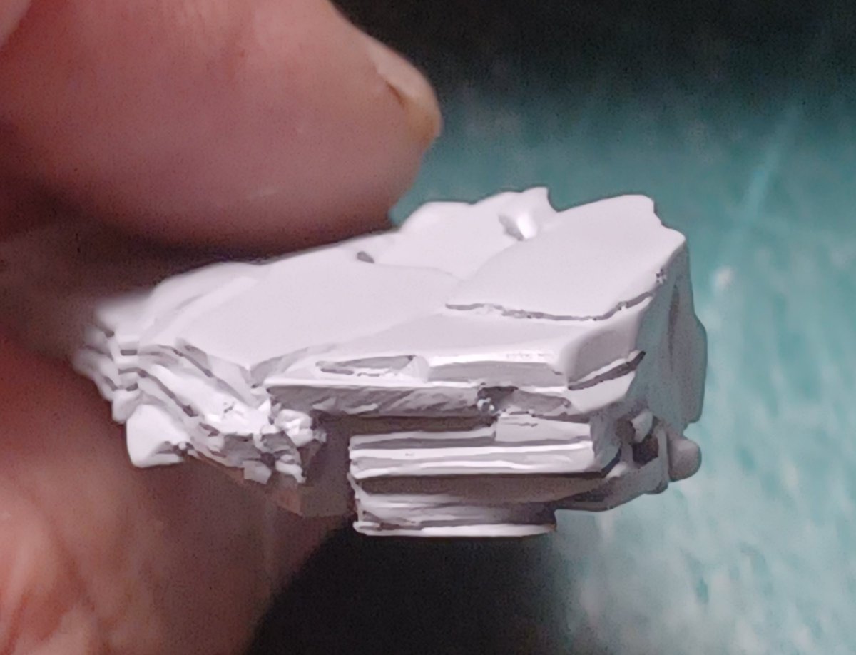 本体よりも台座の岩が楽しくなっちゃって