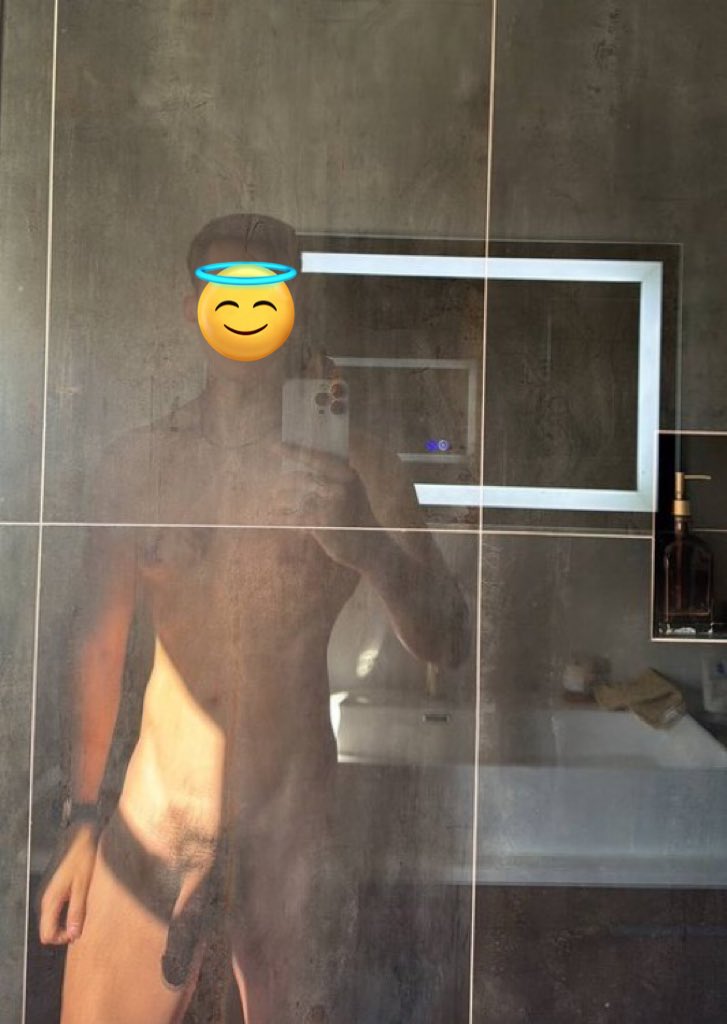 fitboyadam's tweet photo. Might as well give you a taste of the fucking trunk that’ll make u ejaculate on approx 3 pushes deep into your man pussy 💪🏼 https://t.co/2kDqYEEPSy