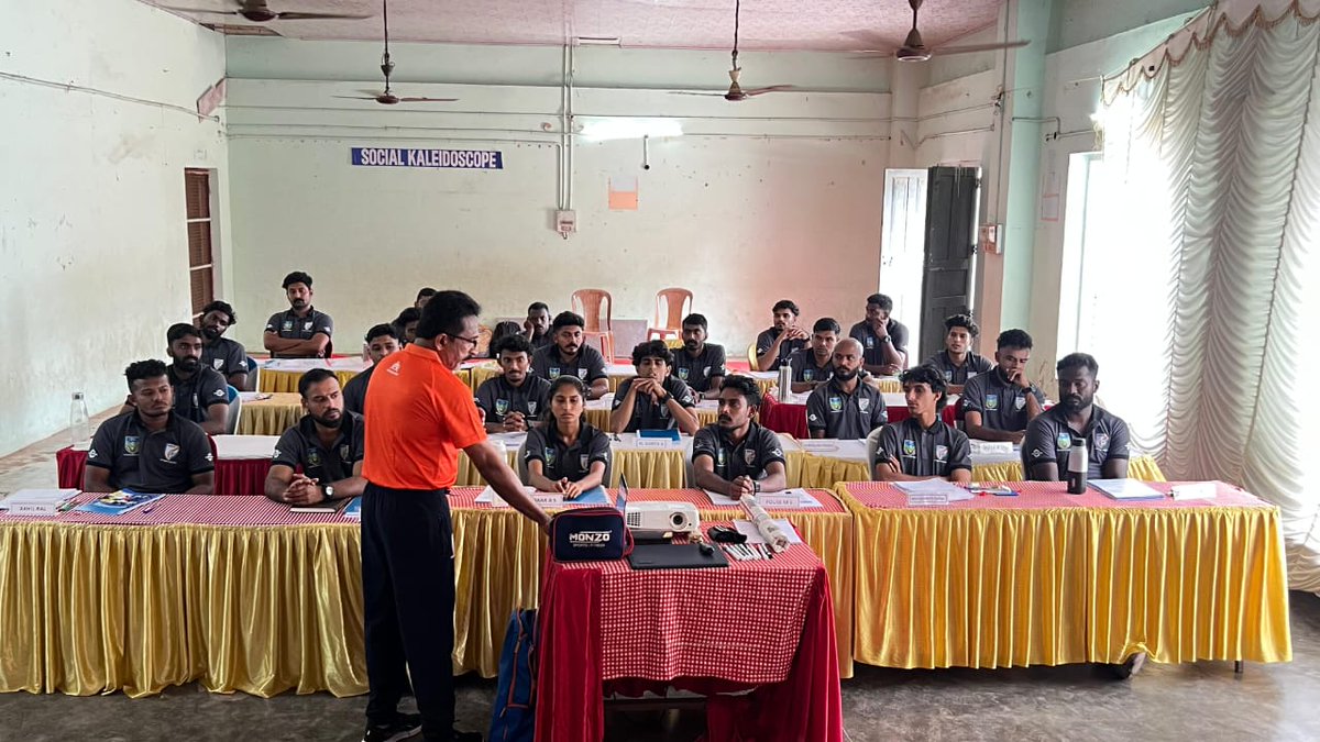 keralafa's tweet image. 📢 AIFF D Certificate Coaching Course – Kollam
📅 22 – 27 August 2025
👨‍🏫 Led by AIFF Coach Educator Mr. Deepak CM

Building the next generation of football coaches! ⚽✨

#AIFF #CoachingCourse #IndianFootball #Grassroots #KeralaFootball #Kollam