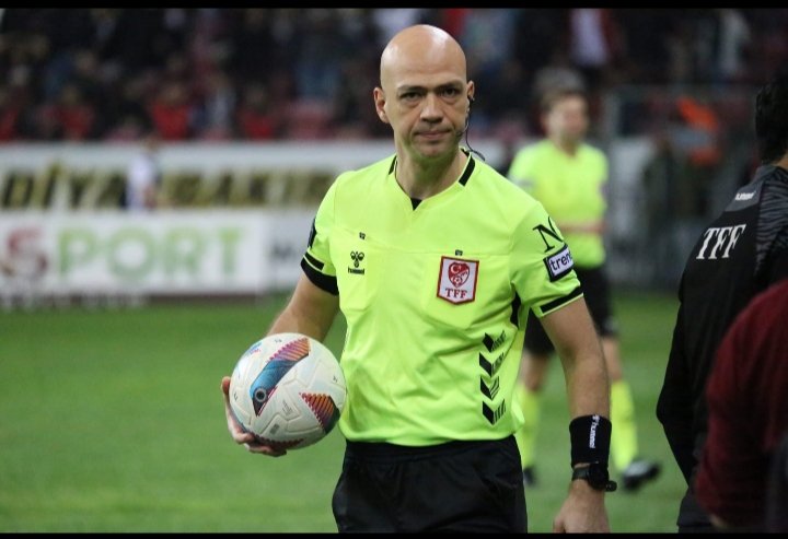 Hakem Yiğit Aslan, Rabbim <a href="/amedskofficial/">Amedspor</a>'ın hakkını sana bırakmasın. Adaletin şaştı <a href="/TFF_Org/">TFF</a> yok hükmündesin