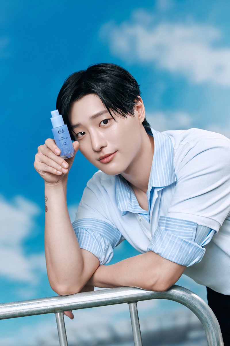 1uvyouryouth's tweet photo. #제품제공 #한율 #RT이벤트
한율 x 우즈 첫 만남 기념 RT 이벤트 

🩵 참여 방법 : RT + 멘션으로 축하 메세지 혹은 기대평 한 줄 
🩵 참여 기간 : - 8/28 (목) 오후 
🩵 당첨자 발표 및 인원 : 8/29 (금) / 5명

#WOODZ #조승연 #우즈 https://t.co/hepAQk6aR1