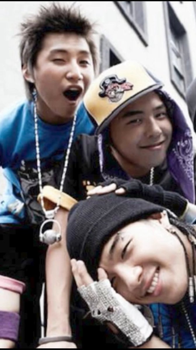 Coup_dEtat5's tweet photo. WHERE ARE                          THEY R STILL
    THEY                                        WITH ME
