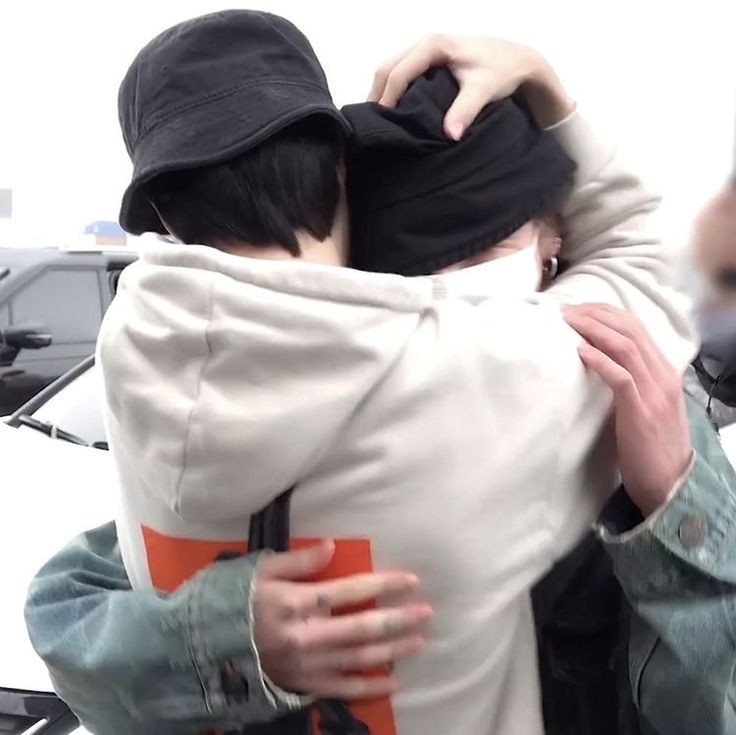 کاش میتونستم به نامجون یادآوری کنم که چجوری باعث نجات دادن زندگی میلیون ها نفر شدن

WE LOVE YOU NAMJOON
WE ARE PROUD OF YOU NAMJOON
WE BELIEVE IN YOU NAMJOON