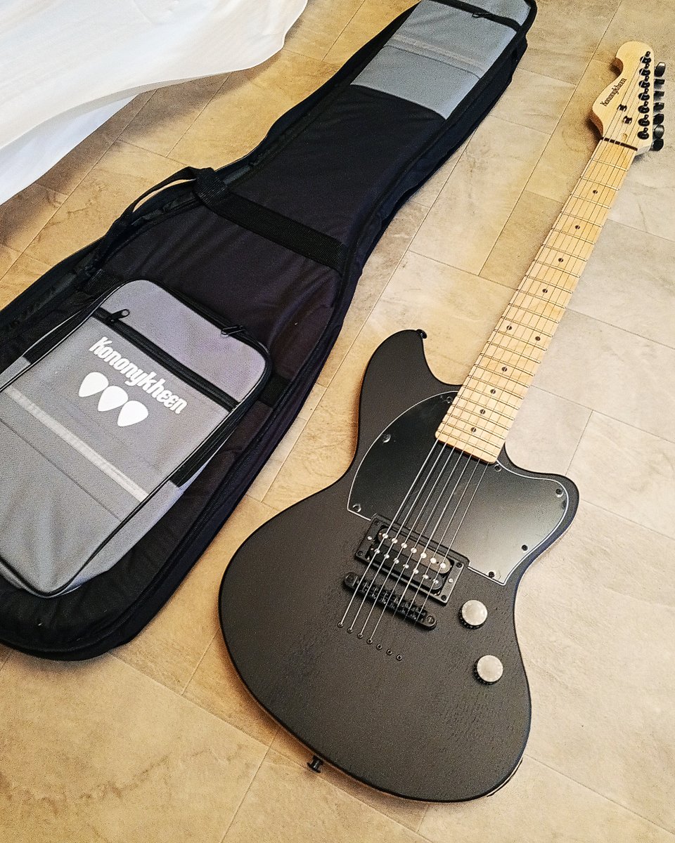 kononykheen's tweet photo. Daily routine. A Kononykheen Breed Forty Five which was sent to local customer
Those insane wood fibers on the neck
Looking even better in person

#7string #7strings #onepickup #onlyonepickup https://t.co/ti9vHh33hK