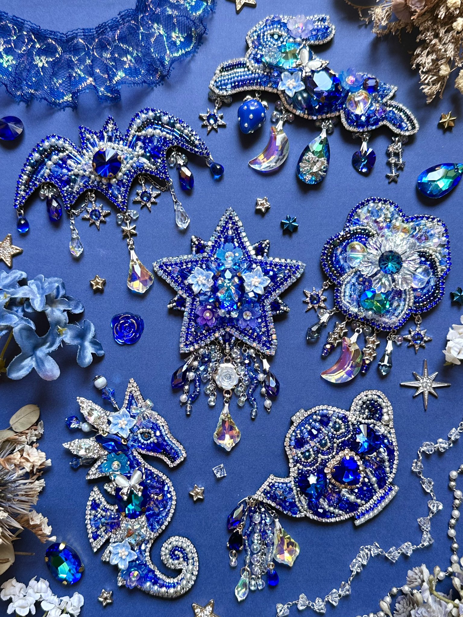 ビーズ刺繍付き青いナイトドレス ビーズ刺繍の青いナイトドレス - メルカリ