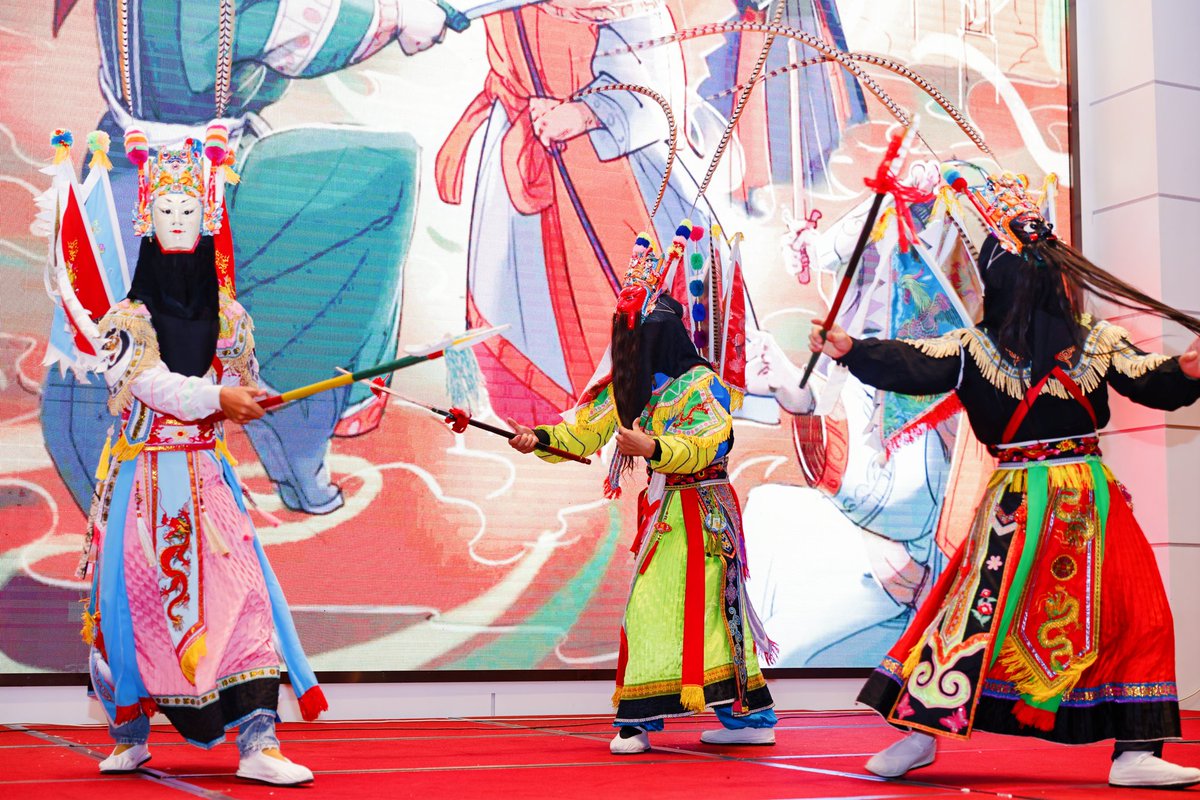 UpGuizhou's tweet photo. Dixi Opera in Anshun, Guizhou — a “living fossil of Chinese opera” with carved wooden masks, martial dances, and epic tales of loyalty and bravery. A Ming-era tradition blending ritual, theater, and history. #DixiOpera #Anshun #IntangibleHeritage #ChineseOpera https://t.co/bbYQFfKlHq