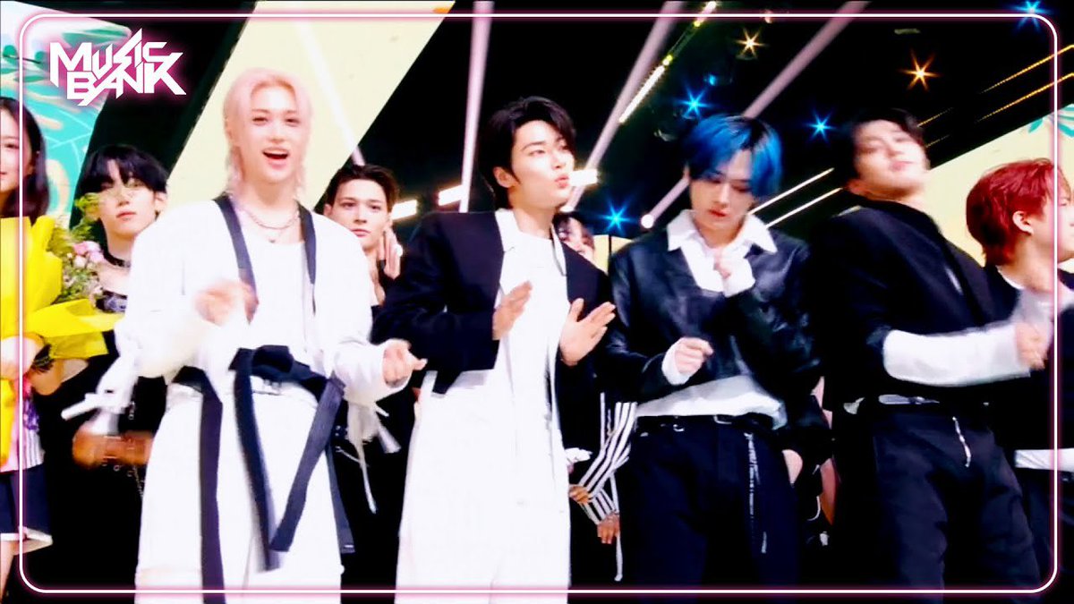 SKZ_INF8's tweet photo. 🧭スキズ YouTube 情報🧭

8/22ミューバン

MCトーク
🔗https://t.co/9CYETVQib8

Main cam
🔗https://t.co/dyQ2W5RIVe

Full cam
🔗https://t.co/NaODwEMusR

winner ceremony
🔗https://t.co/X6BhXPI2Tm

#StrayKids #스트레이키즈
#KARMA
#CEREMONY https://t.co/SYtUnmZCWV