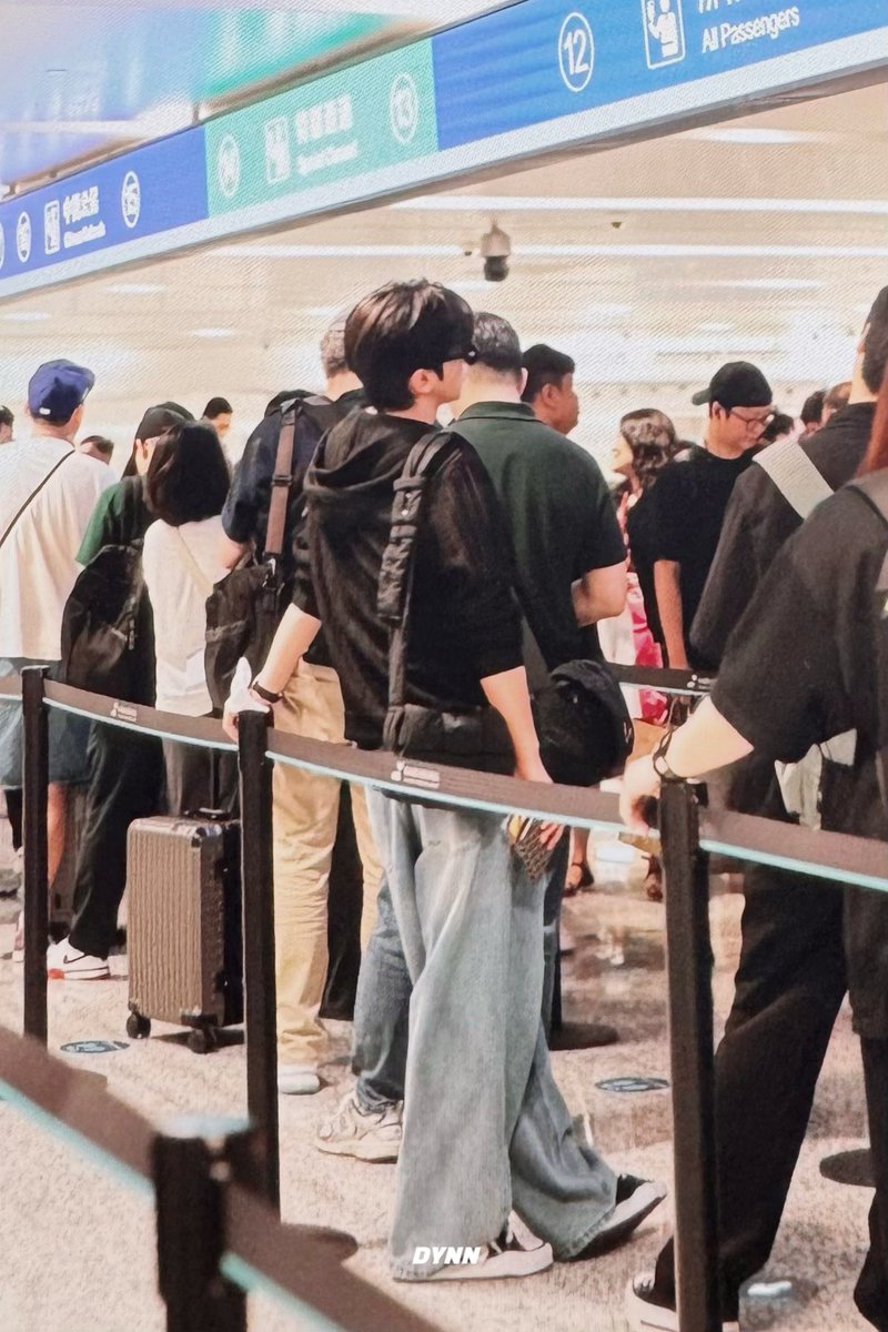 DYNN_0922's tweet photo. 250822 HGH 입국 

🕶️

#김요한 #KIMYOHAN #ヨハン
#위아이 #WEi @WEi__Official https://t.co/I9ipaYTrLL