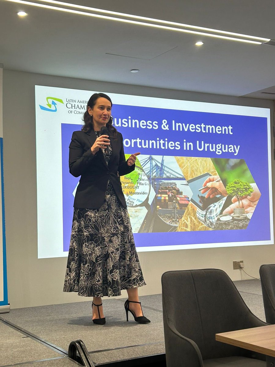 UruguayVN's tweet photo. Comprehensive and fruitful visit to Singapore🇸🇬 by Deputy #MOFA @ValeCSU and @MartnMercado from @UruguayXXI Exploring trade and investment opportunities highlighted #Uruguay 🇺🇾 as a reliable partner for #Singapore 🇸🇬 and a gateway to #Mercosur  @CancilleriaUy @VivianBala @Latamcham @MTI_Sg @RaulPollak