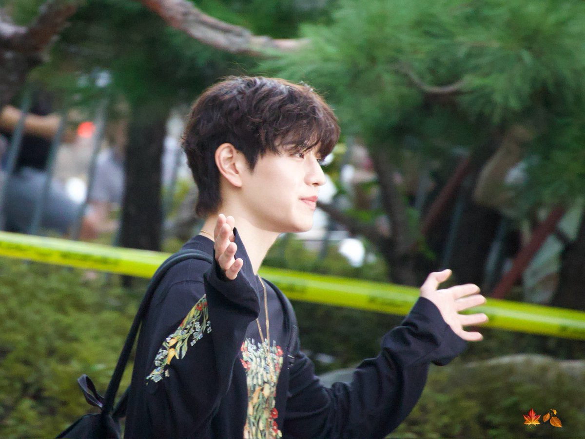 fallforyouLS's tweet image. 250822 
KBS MUSIC BANK 퇴길

#승민 #スンミン #Seungmin
#스트레이키즈 #StrayKids