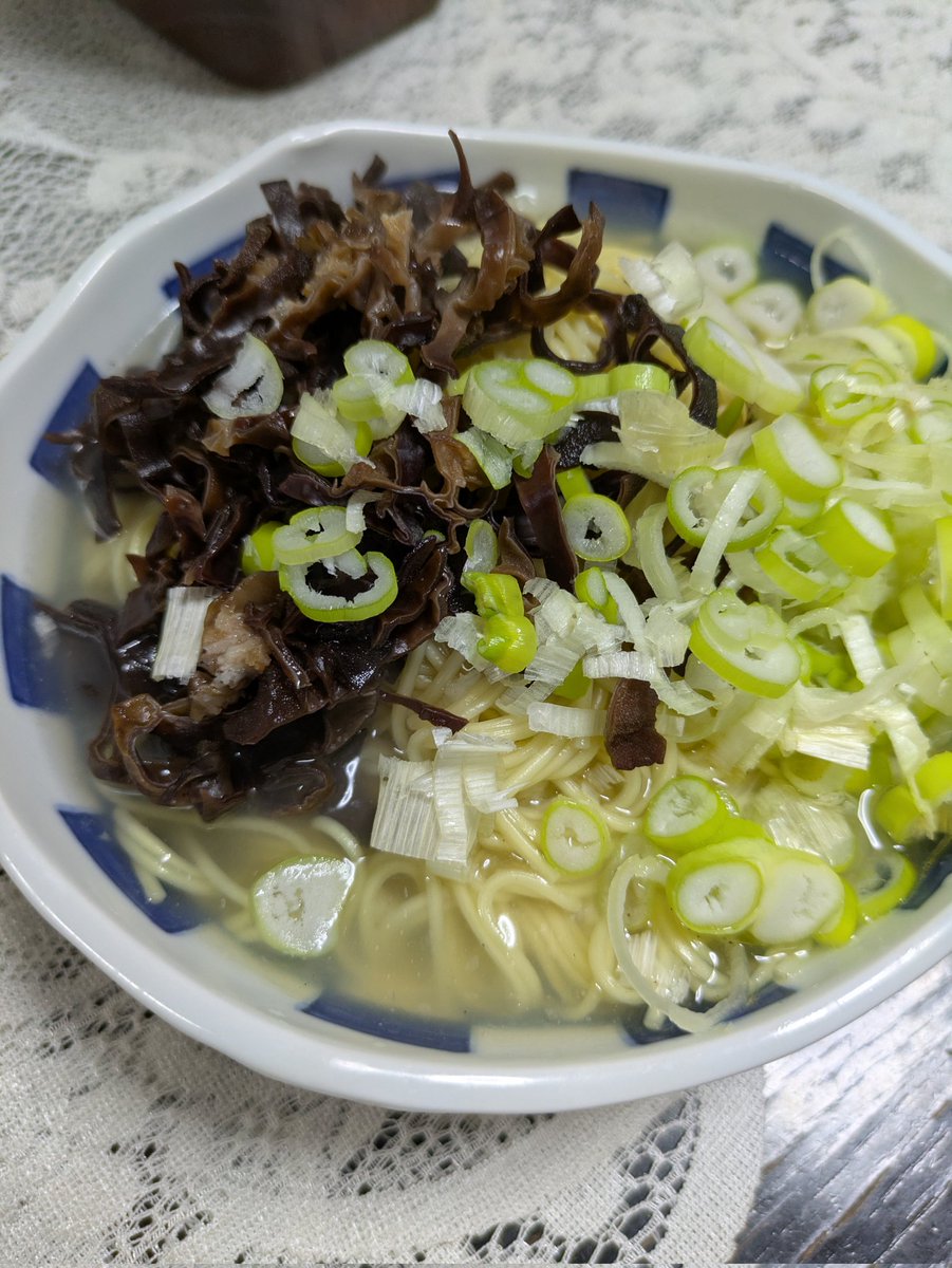 ちょっと顔が広いから彼に夕飯もらってきた