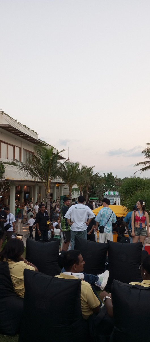 two_yuga's tweet photo. Lets join guys!! 
@Tokocrypto 
@binance 

#tokocryptobinancebeachhouse2025 https://t.co/Pw3zZDTgxt