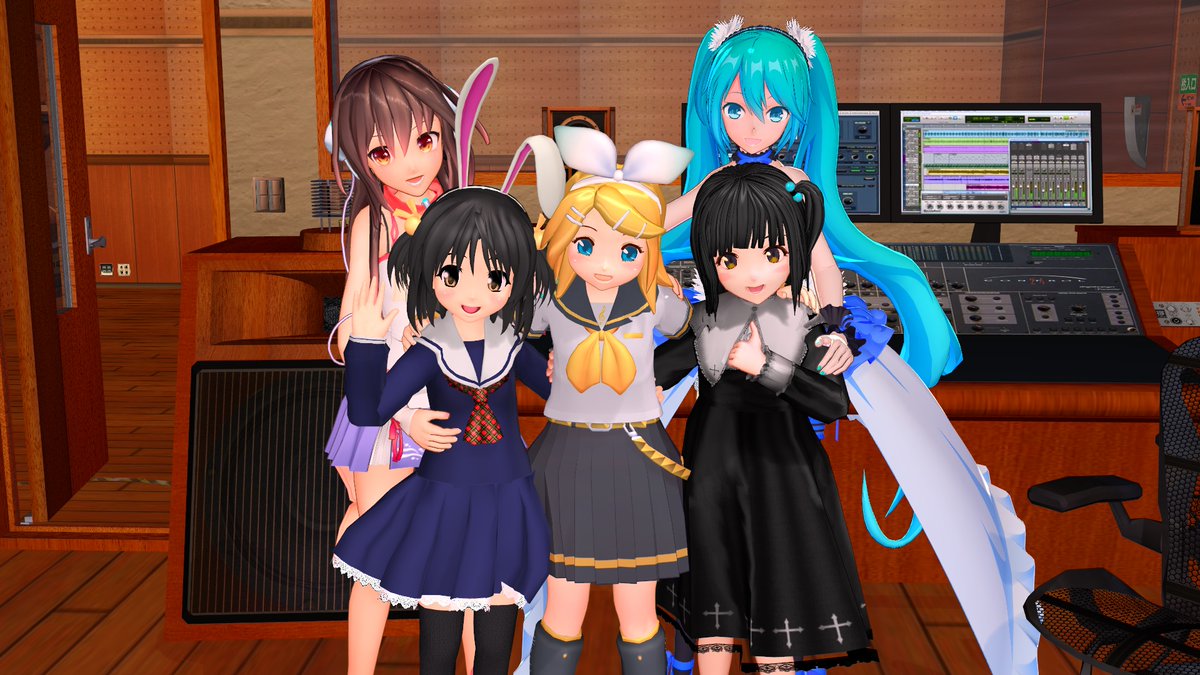 ウチの子3人、同時にピアノ頑張りました　
・花占い:Jazz trio(A2Z様名義)
　初音ミク kokone JS鏡音リン
　nicovideo.jp/watch/sm452980…
・歌に形は無いけれど:ピアノ弾き語り
　歌愛ユキ
　nicovideo.jp/watch/sm452988…
・Grim Grinning Ghosts:ピアノソロ
　みぅちゃん(海野美雨)
　nicovideo.jp/watch/sm452988…