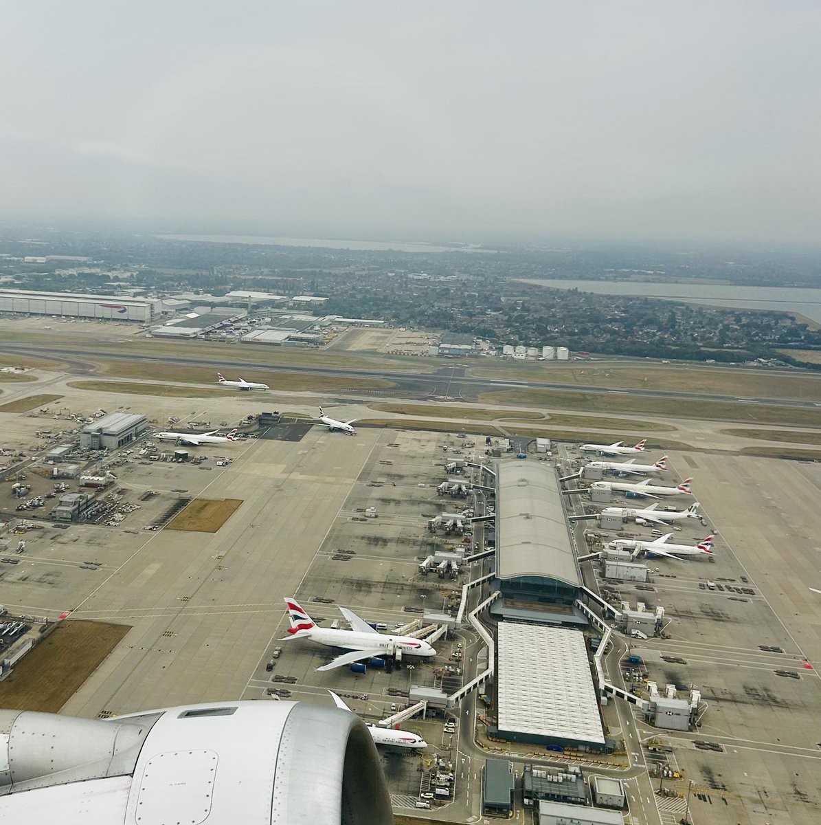 HofmannAviation's tweet image. #TVwork with ORF ECO via zoom from Zurich. This time we talked about that many nighttrain connections are more expensive than flight tickets.

on.orf.at/video/14288401…

#hofmannaviation #luftfahrtexperte @ORF @unsereOEBB @IATA