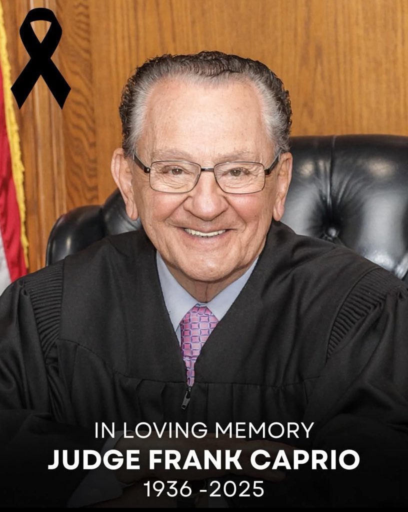 #FrankCaprio
Question: Why did so many people of different nationalities and religions weep over this man's death?
Even though he worked as a judge in a small court!
Glory be to God, the Holy Quran states that those like him have nothing to fear, nor shall they grieve.
I hope his