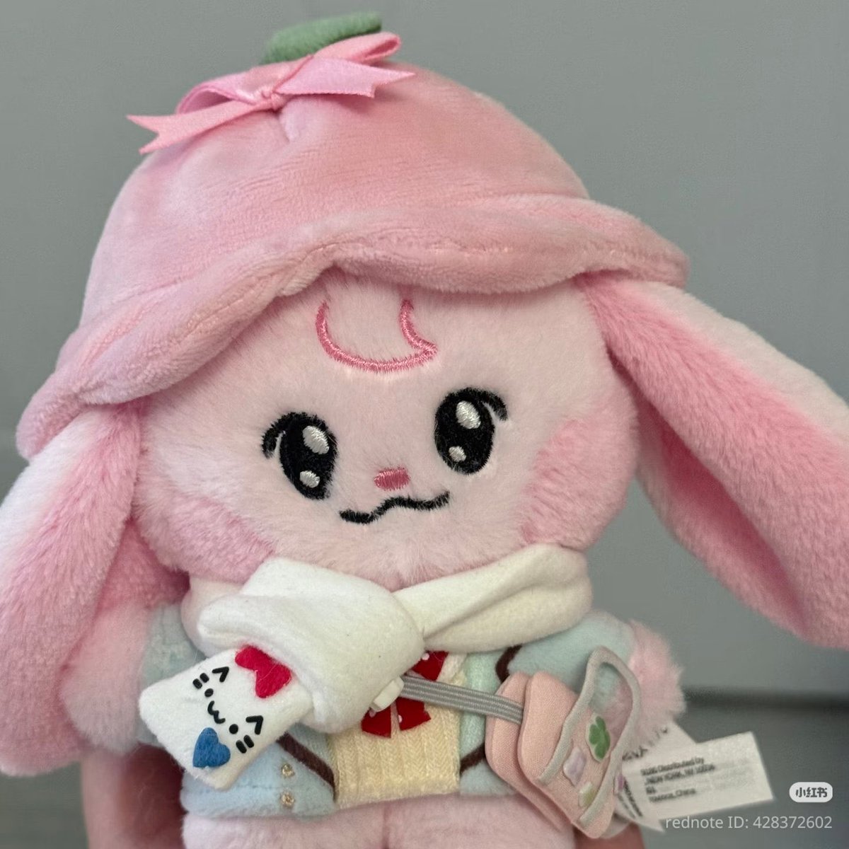 charmingosh's tweet image. im gonna cry… that’s literally jaemin’s daughter 😭😭