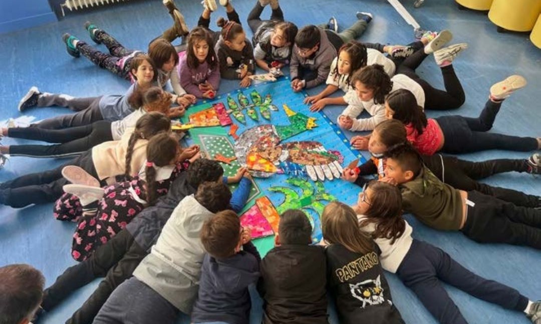 Pájaros de Calle – Ecosistema ISO (Carabanchel, Madrid)

El arte y la educación ambiental transforman el barrio de San Isidro. 🌍 Vecinos, artistas y escolares unidos por las aves que dan nombre a sus calles.

#CulturaSostenible #ODS