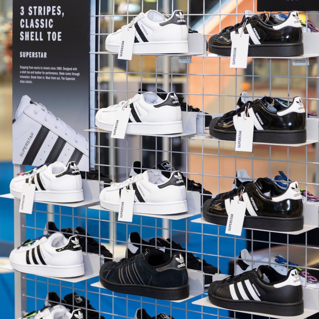 Centralnews's tweet photo. พบกับคอลเลกชัน adidas Superstar ได้แล้ววันนี้ที่ adidas Pop-Up ชั้น 2 เซ็นทรัลชิดลม
⁣
และช้อปได้ที่ adidas ในห้างเซ็นทรัลชิดลม, ลาดพร้าว, ป่าตอง, อุดรธานี, ขอนแก่น และรังสิต https://t.co/oMcTjwDst1