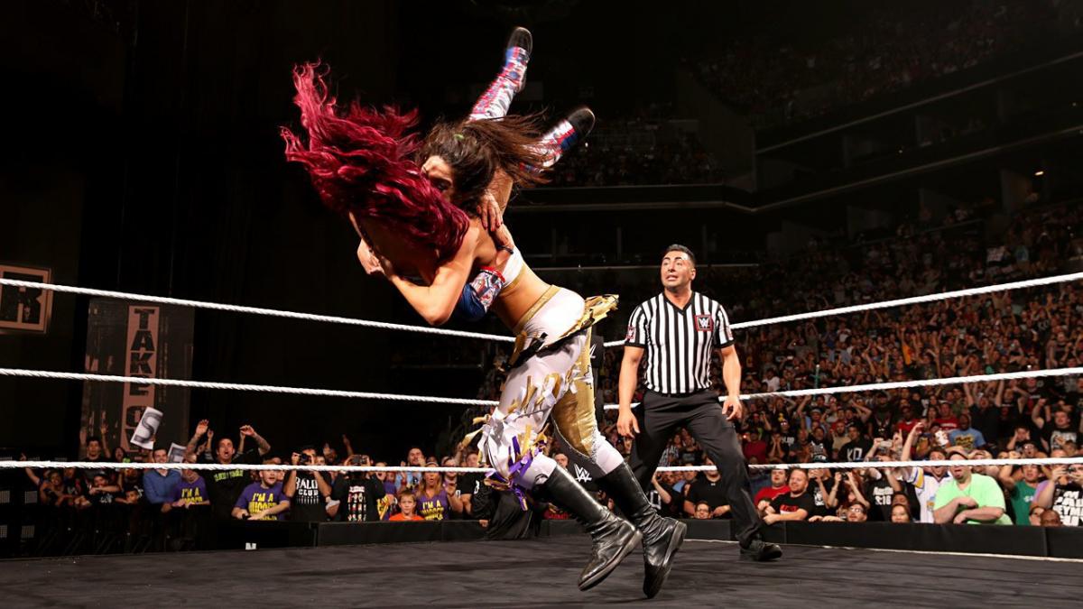 TheEdwardBrooks's tweet photo. 10 Years! #NXTBrooklyn
This match has stood the test of time as the Greatest Women's match in history when you consider the story, the match quality, the performers, the atmosphere, and the significance during that time.
Thank you @itsBayleyWWE & @MercedesVarnado
#4HW https://t.co/8jrwGvmi0p