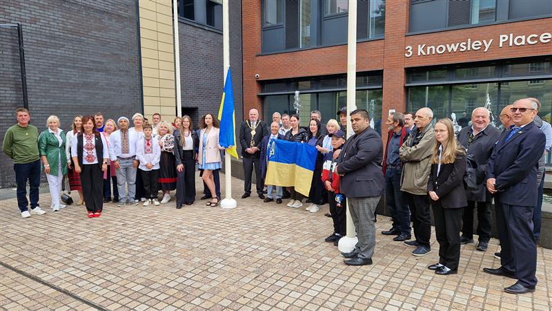I was pleased to be invited by the community today to help raise the flag ahead of Ukrainian Independence Day this Sunday (24th August) 🇺🇦