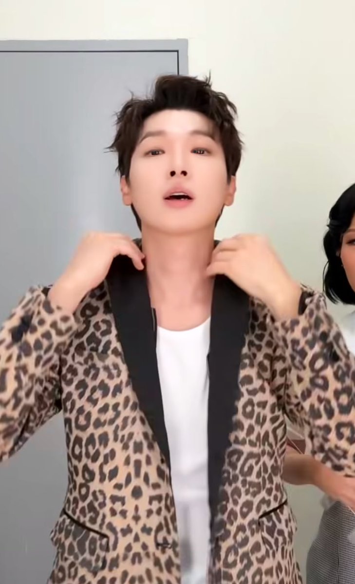 세상에 휴이야 너무 뿌-듯해보임