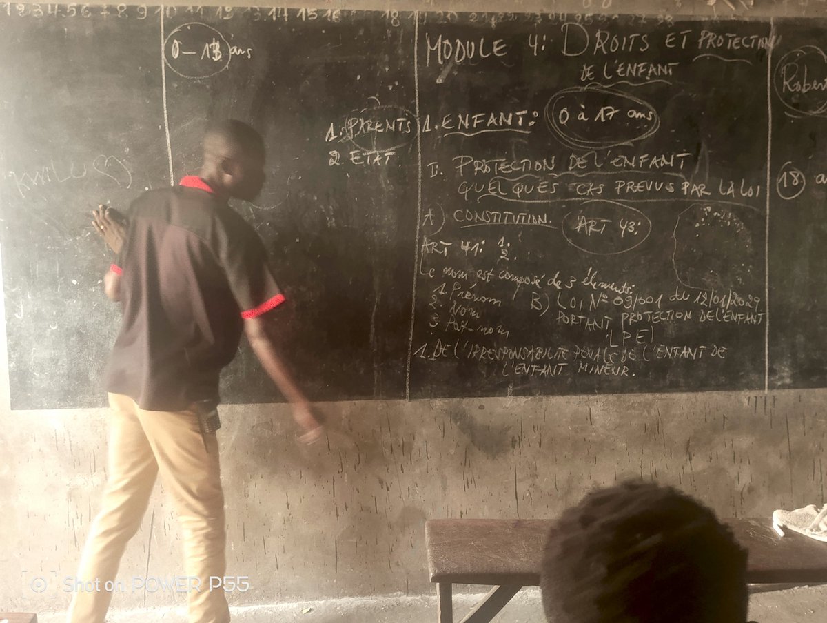 Salut la famille.
La quatrième séance prévue demain a eu lieu avec succès. Vous qui restez toujours à la maison, venez apprendre à maîtriser vos droits afin d'imposer le respect dans la société et être épargné aux arrestations arbitraires.

LA JEUNESSE MÉRITE MIEUX