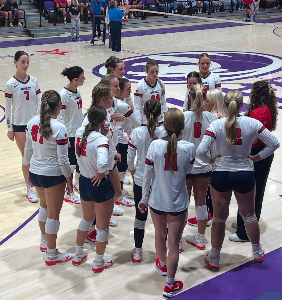 1PatriotPrez's tweet photo. Wonderful night to welcome Volleyball back to NWS! Proud of our team and coaches. Thanks to UNA for the use of their fantastic facility. Great to see so many of our students and student-athletes out to support our VB program!
#GoPatriots https://t.co/s39t58TDxU