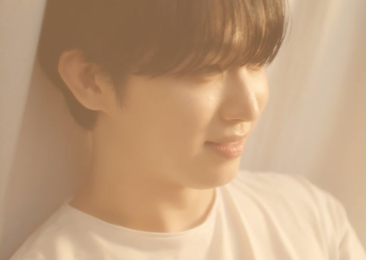 meloon6e's tweet photo. handsome dooh doohhh and the song is ghfgkhvsytd i loveee it so much and the mv too!!!!!! He is just my type my type my typeeee ❤️‍🔥😍💫💞✨️

#HyunsikIsTheAnswer https://t.co/1g27bNkm3t