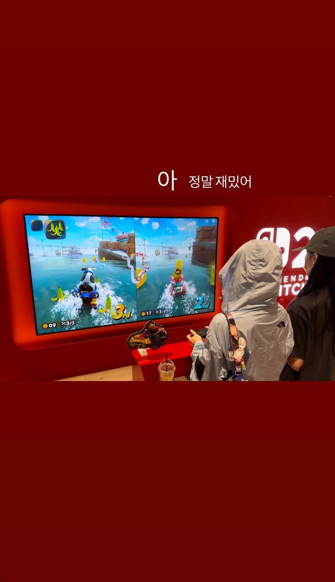 아 둘이 럽스타해요!!!!!
(더 해주세요..)