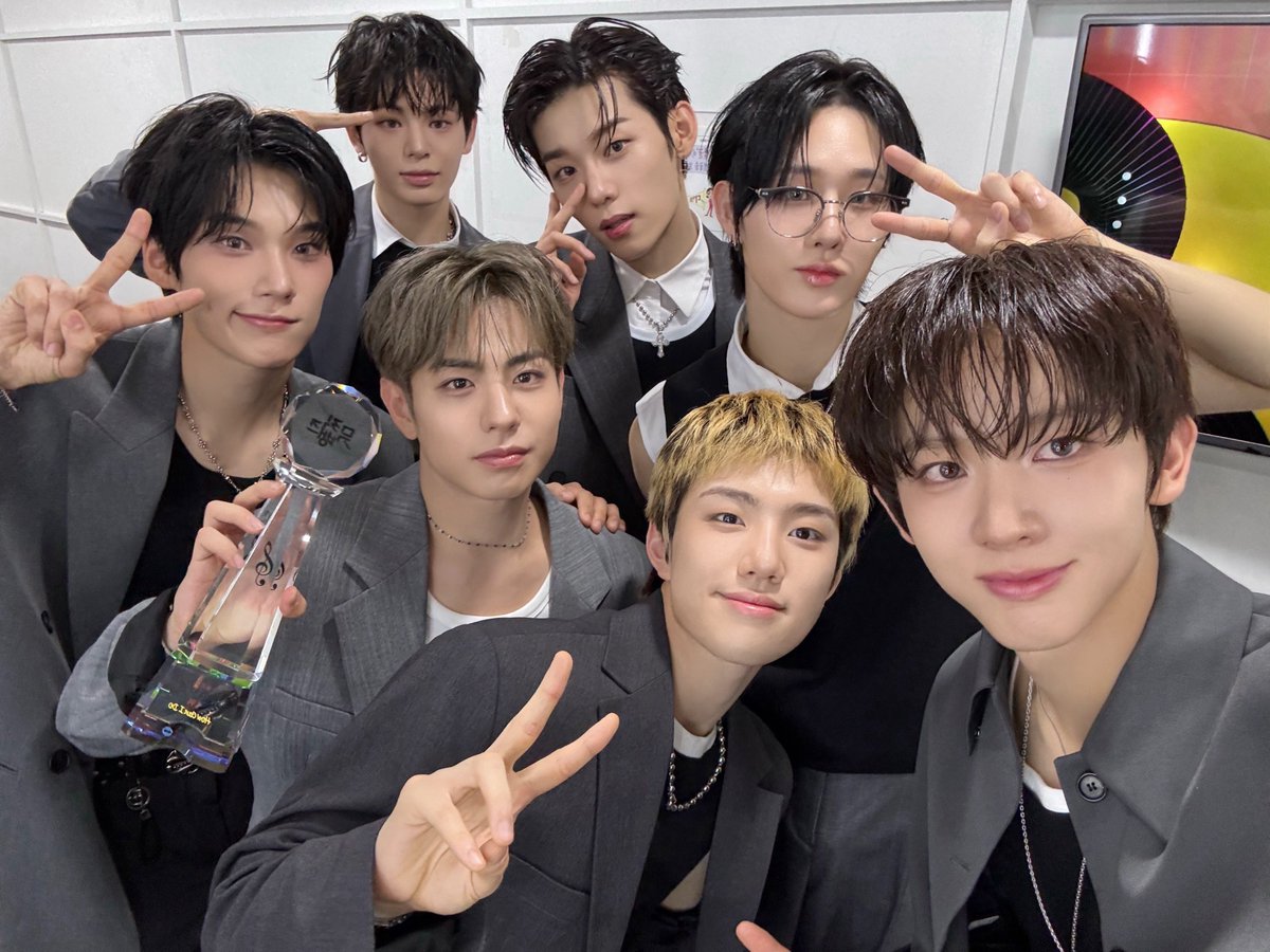 KEITA__Fighting's tweet photo. EVNNE JPさん!
信じてた!!
🏆別ショットありがとうございます✨
#EVNNE5thWin #HowCanIDo2ndWin
#EVNNE #이븐 https://t.co/mjB06OkUDf