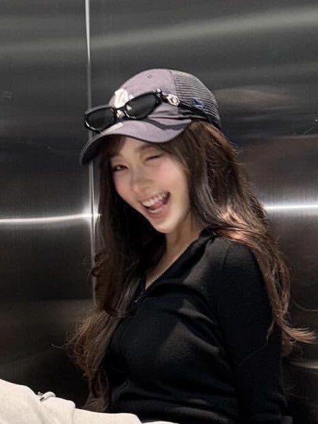 skullskrr's tweet photo. 아 존나 예쁜매력있어 https://t.co/AXwuR15WLR