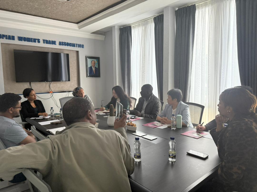 _Comfwb's tweet photo. A partnership between 𝐄𝐭𝐡𝐢𝐨𝐩𝐢𝐚 𝐖𝐨𝐦𝐞𝐧 𝐓𝐫𝐚𝐝𝐞 𝐀𝐬𝐬𝐨𝐜𝐢𝐚𝐭𝐢𝐨𝐧 #EWTA and Shenzhen Longgang Women Entrepreneurs Association #SLWEA was set to empower women in business. It will focus on capacity building, export , and 𝐝𝐲𝐧𝐚𝐦𝐢𝐜 𝐧𝐞𝐭𝐰𝐨𝐫𝐤𝐢𝐧𝐠 https://t.co/0Vsq1LvKYa