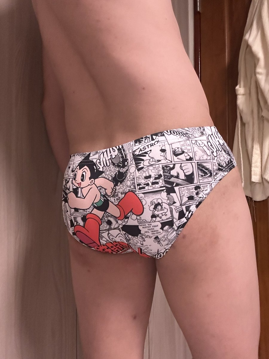 三件真的頭滿好看的🥰
三件都試穿
第三件

今天穿這件🥰
左右好像拉的有點高🤪