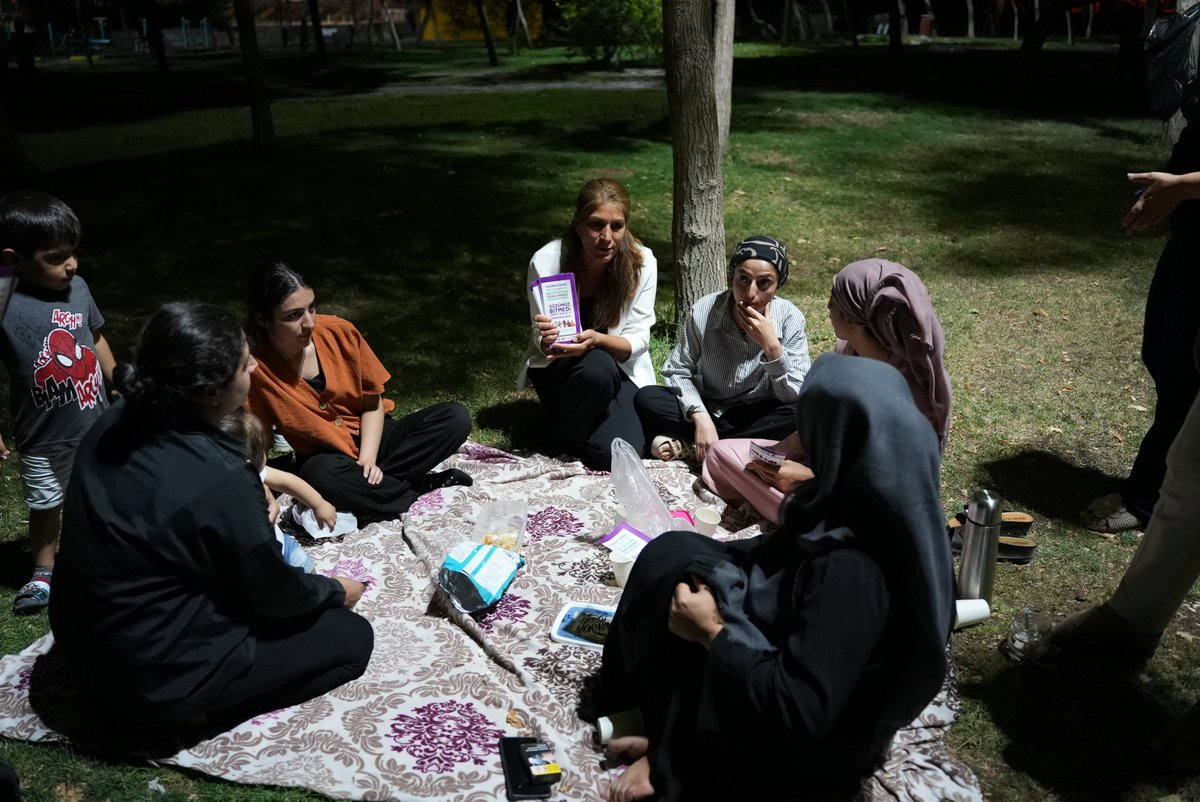 🟣Gençlik Parkı’nda Kadına Yönelik Şiddete Karşı Buluştuk

🟣Em Li Parka Ciwanan Li Dijî Tundiya Li Ser Jinan Hatin Cem Hev

#ErganiBelediyesi #KadınDayanışması #25Kasım #ŞiddeteKarşıBirlikte #SözümüzBitmedi #ŞiddetiBirlikteDurduracağız

<a href="/bayar61742/">Birsen Azak Bayar</a> <a href="/siyar_guldiken/">şiyar güldiken</a>