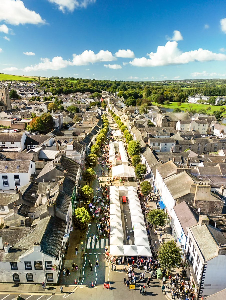 DIARY DATE: Taste Cumbria Cockermouth takes place on Saturday 27 &amp; Sunday 28 Sept!
It's 15 years since our festivals were created to keep this lovely town on the map after the 2009 floods. Come &amp; join us for another fab weekend!
tastecumbria.co.uk
📷Tom Kay Photographic